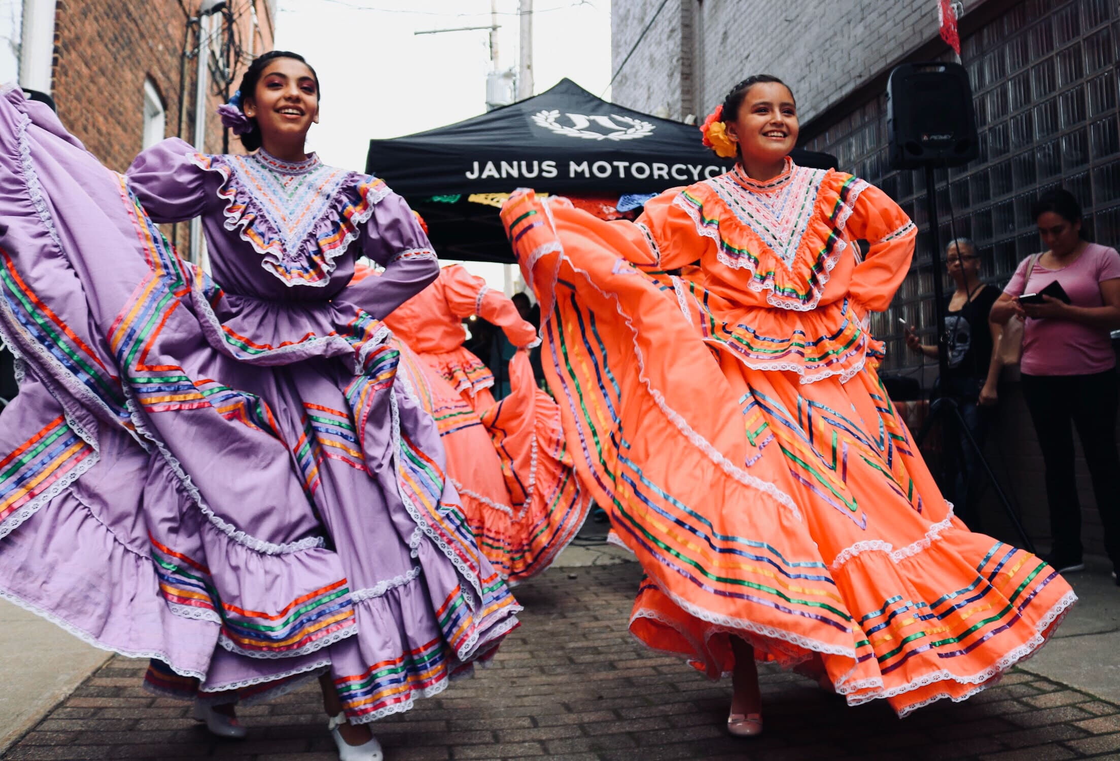 Apprendre l'espagnol sur Instagram - danseuses mexicaines