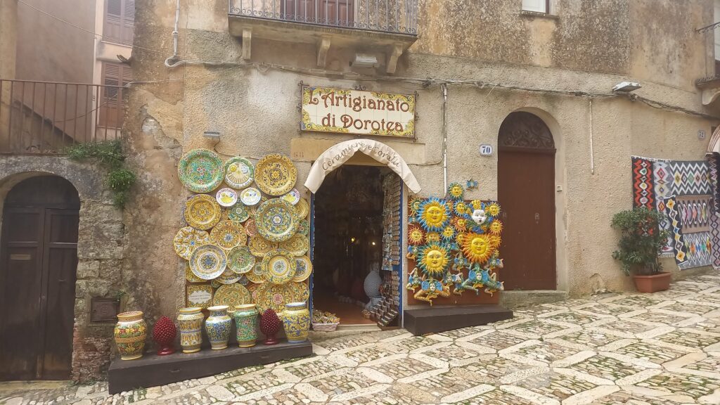Artisanat céramique à Erice, Sicile